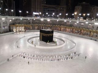 COVID-19: Sterilisation operations of the Grand Mosque and Kaaba in Mecca