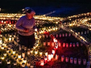 Nightly blaze of candles lit in homage to German COVID-19 victims