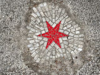 Chicago artist fills pesky potholes with pandemic art amid COVID-19