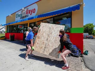 George Floyd protests: Minneapolis stores protect themselves against looting and demonstrations