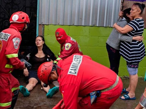 Deadly Tropical Storm Amanda hits El Salvador, Guatemala