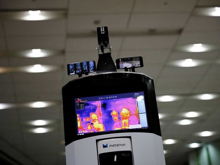 2020-06-01T044324Z_875006098_RC240H9JEWPK_RTRMADP_3_HEALTH-CORONAVIRUS-SOUTHKOREA-ROBOTS-(Read-Only)