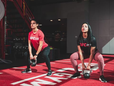 UFC GYM offers an extensive programme of functional fitness and mixed martial arts that blend skill training and conditioning.
