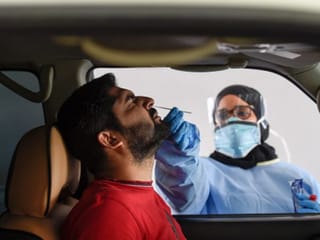 How to get a COVID-19 test to enter Abu Dhabi for visitors and residents?