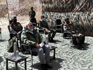 Indian PM Narendra Modi makes surprise China border visit