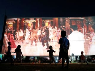Indonesia: Mobile cinema screens 'vintage' films