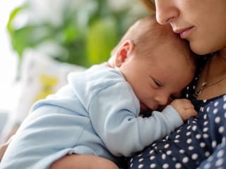 COVID-19 vaccine in Dubai: What new mums need to know