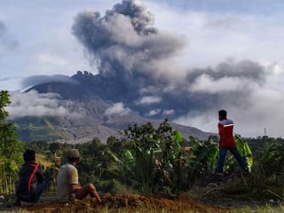 Indonesia's Mt Sinabung erupts again, flights on alert