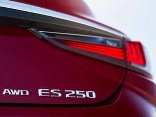 2021 Lexus ES saloon gets all-wheel drive and special trim