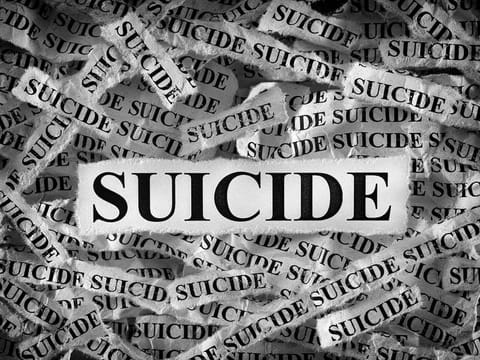 Police investigations revealed that the girl had scored 95 per cent in the preparatory school certificate tests and that her father repeatedly promised her to buy a cellphone in reward for her brilliance, but he did not keep his promise.