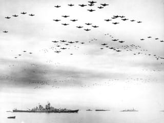 Pictures: End of WWII remembered on 75th anniversary
