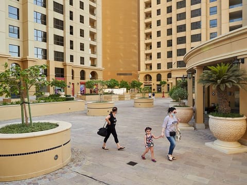 Based on all available indicators, Dubai's commercial real estate can weather any pressures on the global economy. 