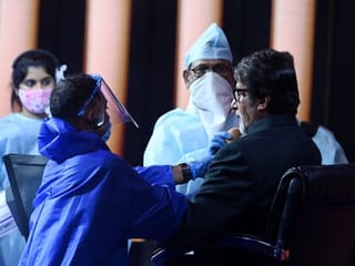 Amitabh Bachchan on 'KBC' set with full COVID-19 precautions