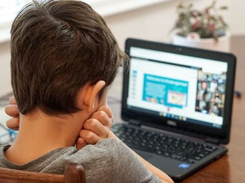 How to prevent pain, strain and physical development issues in kids while they school from home