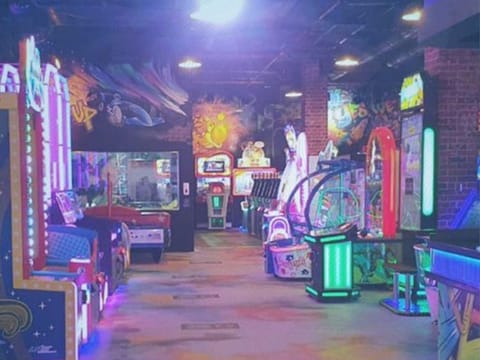 Dubai Municipality announced that it shut an entertainment facility for violating COVID-19 precautionary measures, which included the celebration of a birthday party.