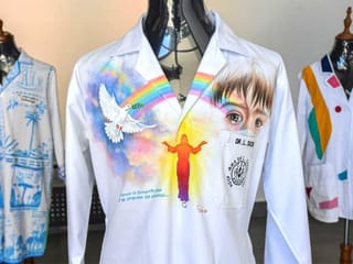 Doctors' coats turned into COVID-fighting art in Panama