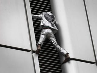 French 'Spiderman' faces fine after climbing Frankfurt skyscraper