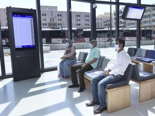 RTA starts installing smart screens to display real-time updates of public buses
