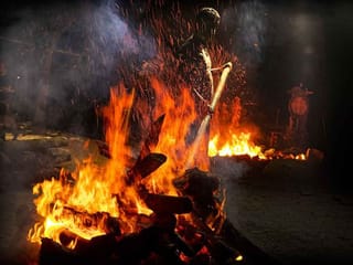 Shunned by many, Indian man carries on cremating COVID-19 dead
