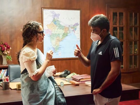 Kangana Ranaut with director Vijay on 'Thalaivi' set.