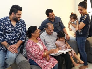 Indian couple bids goodbye to UAE after 42 years