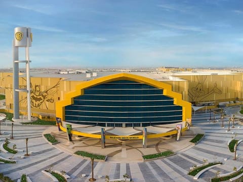 The Warner Bros World theme park in Abu Dhabi will host the region's biggest solar power project, across its 36,000 square metre rooftop.