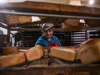 Photos: Free wartime daily bread for Stepanakert residents