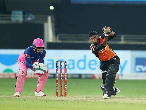 Vijay Shankar of Sunrisers Hyderabad hits over the top for a boundary.  