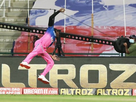 Jofra Archer of Rajasthan Royals takes a specatcular catch to dismiss Ishan Kishan of Mumbai Indians last year. Star Sports, the official broadcasters, will be mapping the fielding skills of players in the IPL and sending out valuable analytics.