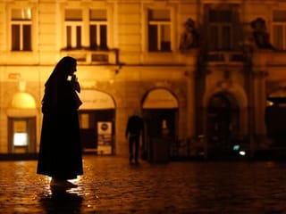 COVID-19 makes weekend nights empty, quiet in Europe