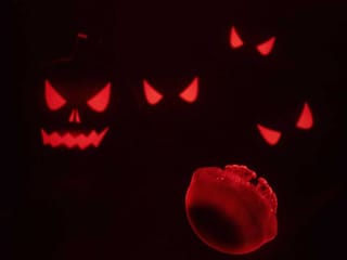 Japan jellyfish aquarium sets mood for Halloween