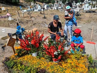 Photos: Coronavirus forces Mexicans to celebrate Day of the Dead early