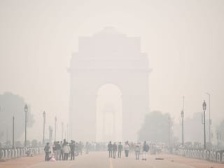 Spell of heavy smog in Indian capital raises fears for COVID-19 patients 