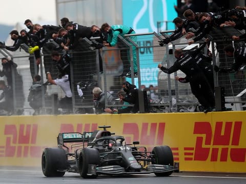 Lewis Hamilton wins the Turkish Grand Prix 