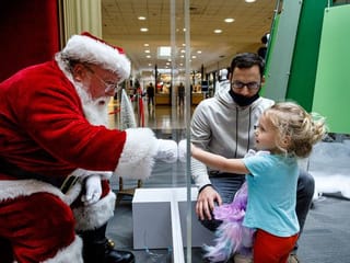 COVID-19: Here comes Santa Claus - with face masks and plexiglass 