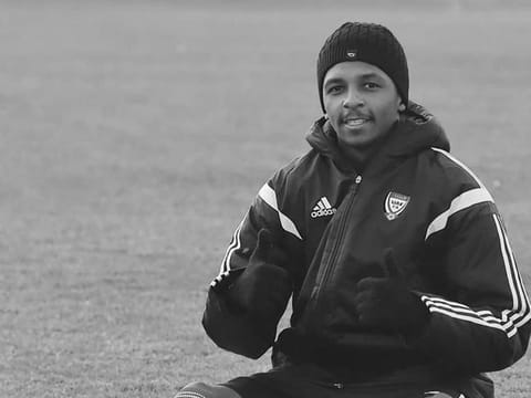 Sultan Saeed Moftah, an Emirati player in the under-21 football team, passed away on Saturday night after battling with an illness. 