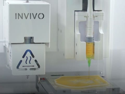 Demonstrating its use, a team of doctors performed the region’s first surgery using a Bioprinter. 
