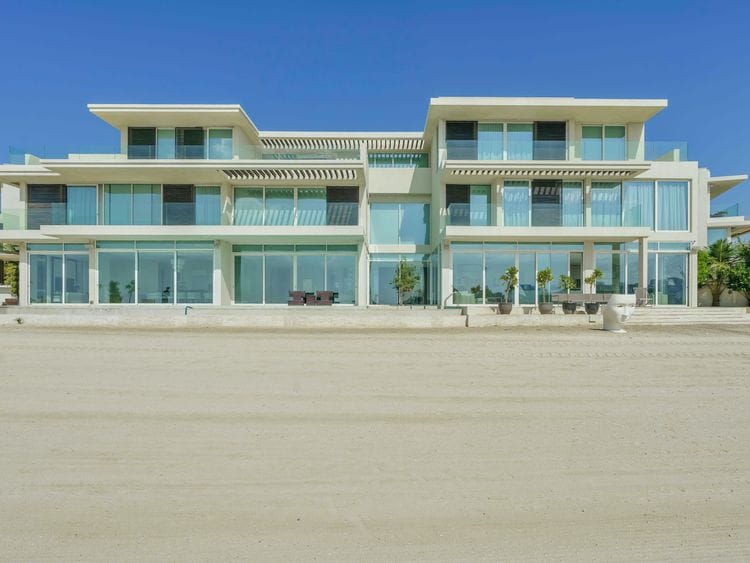 This villa in The Palm Jumeirah is a holiday home