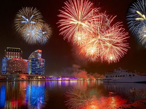 Watch the Dubai Festival City fireworks display on New Year's Eve
