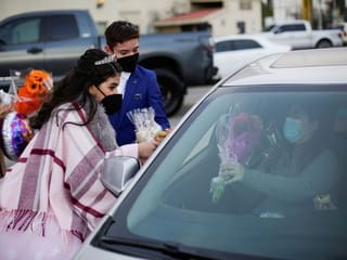 Photos: 15-year-old marks big day with drive-thru quinceanera