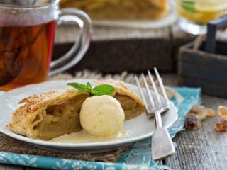 Apple squares: A type of American bar cookie