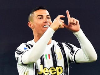 Look! 10 best football players in the world available for free