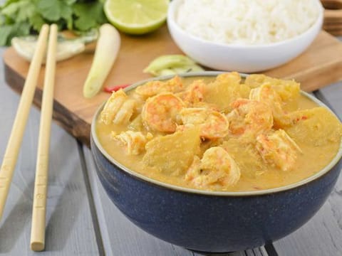 Seafood and coconut curry 