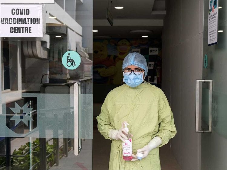 Medical worker vaccine covid