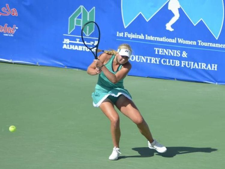 Tennis-Clara