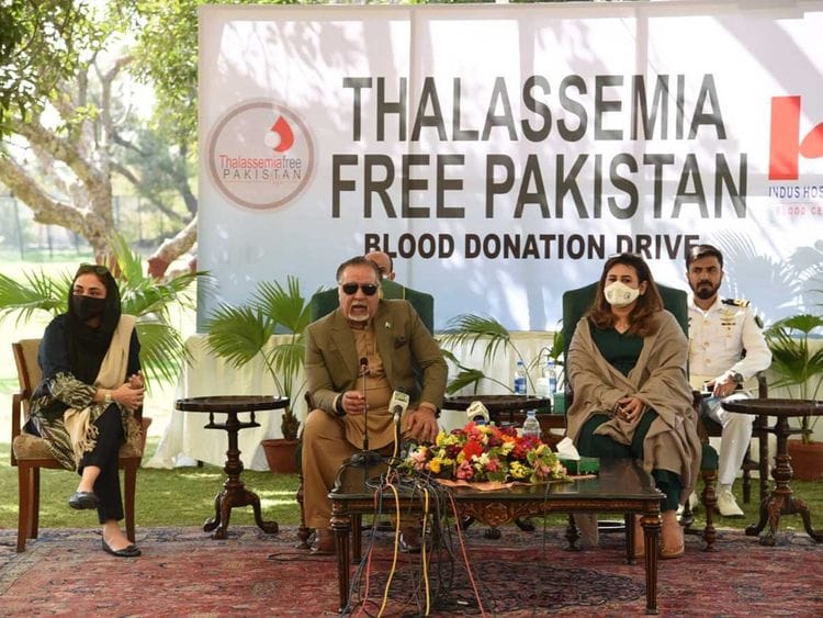 Sindh Governor Imran Ismail blood donation