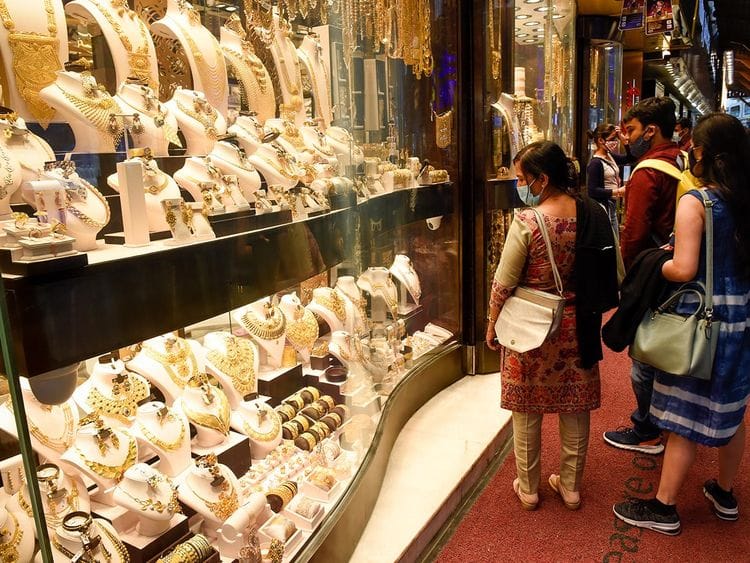 Stock Dubai gold shopping Covid