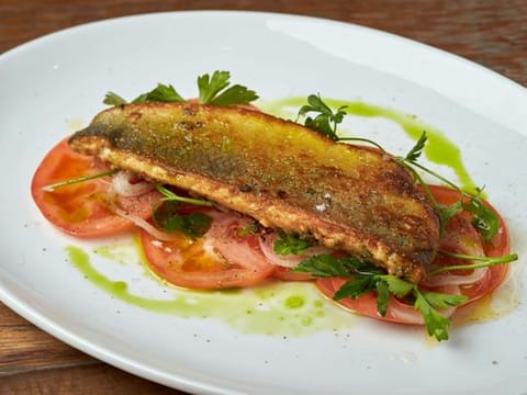 Recipe to make Andalusian-style adobo sea bass 