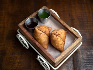 Watch the step-by-step video guide to make the perfect Indian samosas at home by Dubai-based chef