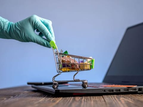 The summit emphasized that small businesses now have the chance to expand their digital presence and extend their reach and sales 